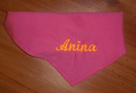 Bild zu Dreieckstuch mit Namen ANINA weg zu geben - Vornamen fürs Baby - Tipps und Ideen