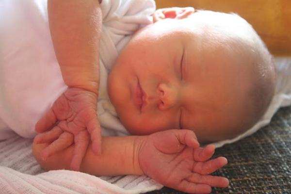 Bild zu Good Friday Baby Boy - Vornamen fürs Baby - Tipps und Ideen