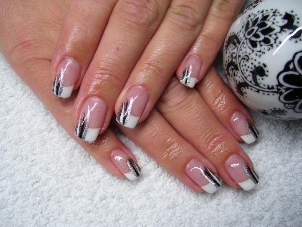Bild zu Nagelmodellage - Schwanger - wer noch? Rund um die Schwangerschaft