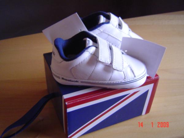 Bild zu Coole weiße Turnschuhe von REEBOK für die Kleinsten , Gr. 17, NEU & OVP - Schwanger - wer noch? Rund um die Schwangerschaft