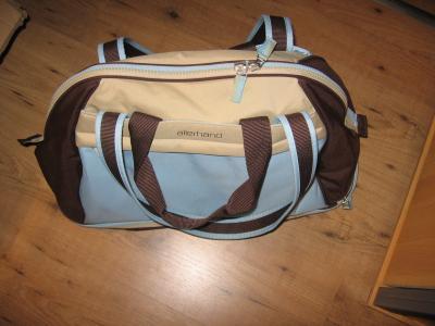 Bild zu Biete : Wickeltasche & Laufstalleinlage - Schwanger - wer noch? Rund um die Schwangerschaft