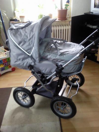 Bild zu Braucht jemand einen Kombi Kinderwagen oder Römer Baby Safe? - Schwanger - wer noch? Rund um die Schwangerschaft