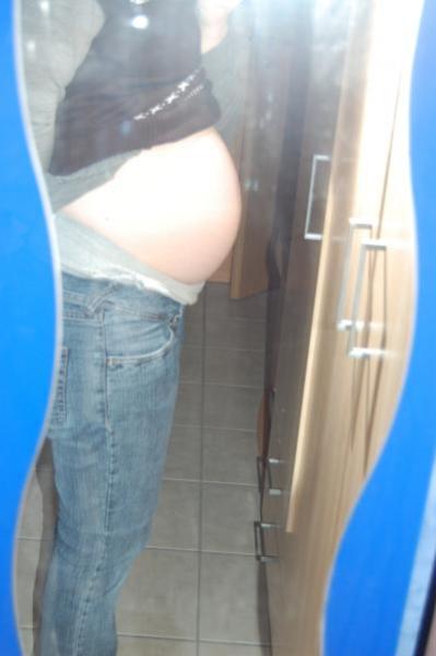 Bild zu Bauch gesenkt?! - Schwanger - wer noch? Rund um die Schwangerschaft