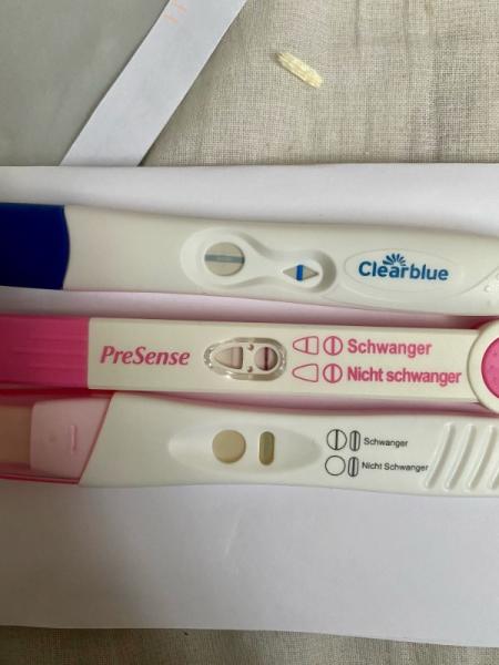 Bild zu Die Test sind doch eindeutig positiv, oder? - Schwanger - wer noch? Rund um die Schwangerschaft