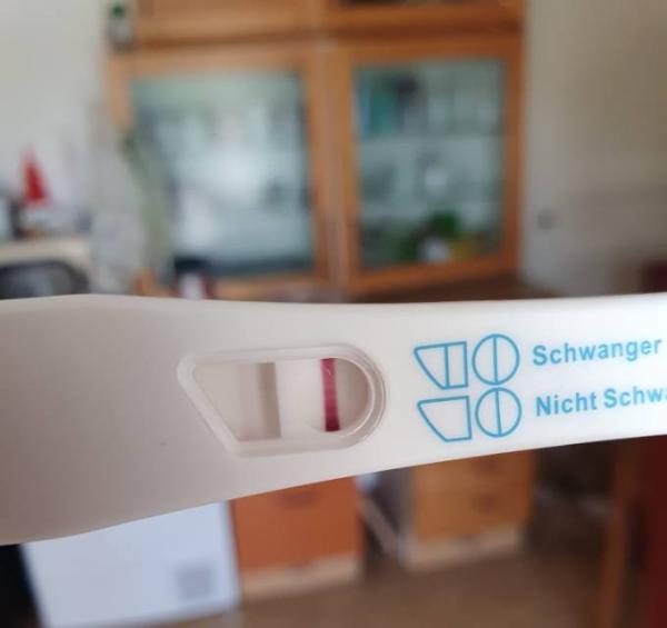 Bild zu Testamed Frühtest ES+11 - Schwanger - wer noch? Rund um die Schwangerschaft