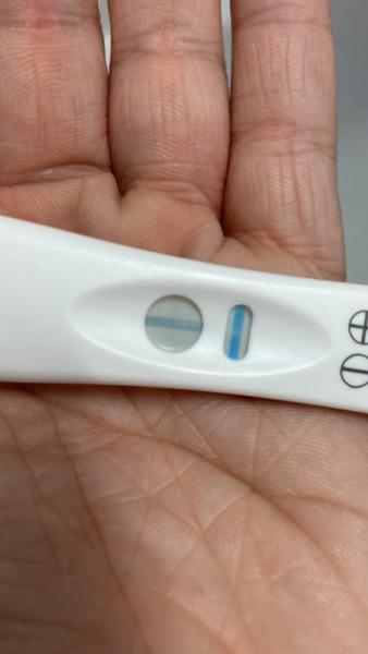 Bild zu Ist dieser Test positiv? - Schwanger - wer noch? Rund um die Schwangerschaft
