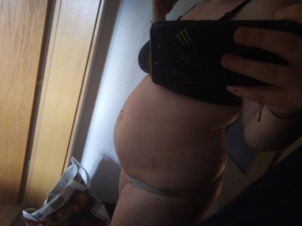 Bild zu Könnte das schon ein Baby Bauch sein? - Schwanger - wer noch? Rund um die Schwangerschaft