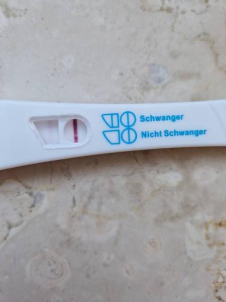 Bild zu Ist das positiv? - Schwanger - wer noch? Rund um die Schwangerschaft