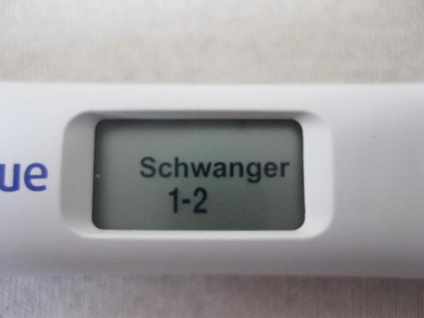 Bild zu zweiter test plus foto - Kinderwunsch - bitte noch ein Baby
