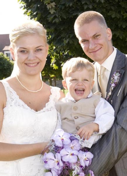 Bild zu Hochzeitsfoto - Kinderwunsch - bitte noch ein Baby