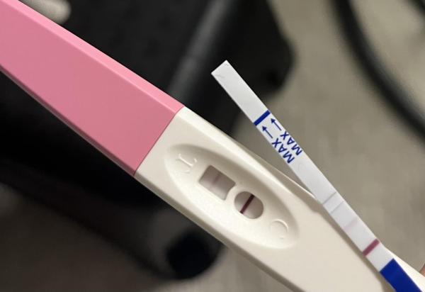 Bild zu Schwangerschaftstest erst nach einer min Positiv - Kinderwunsch - bitte noch ein Baby