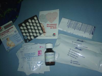 Bild zu Kinderwunsch Paket Ovulationstest,Schwangerschaftstest usw. zu verschenken - Kinderwunschbehandlung