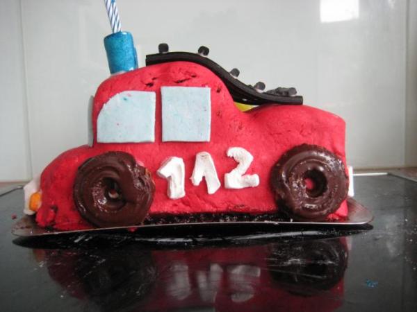 Bild zu Hier mal mein feuerwehrauto aus dem juli - Kochen und Backen