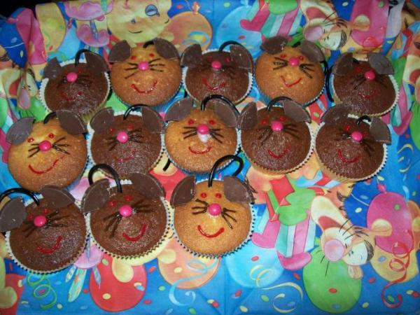 Bild zu schaut mal meine mäuse muffins........... - Kochen und Backen