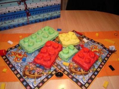 Bild zu @Claudi und die die es interessiert. Lego Kuchen/Torte - Kochen und Backen