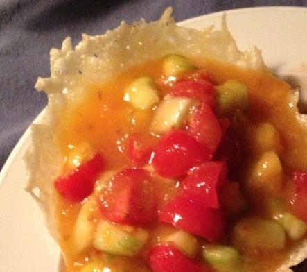 Bild zu Beilagen-/Salatschälchen aus Reibekäse - Kochen und Backen