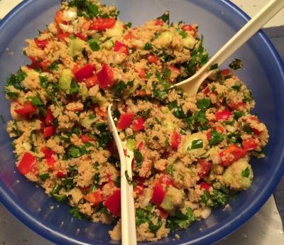 Bild zu frischer Couscous-Sattmachersalat für heisse Tage - Kochen und Backen
