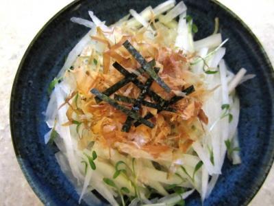 Bild zu Japanisch kochen. Rezept. Daikon Sarada - Kochen und Backen