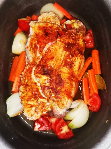 Bild zu Selbstgemachter Puten rollbraten mit Rouladen Füllung 😍 - Kochen und Backen