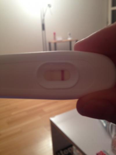 Bild zu Schwacher Streifen Schwangerschaftstest - Kinderwunsch - was tun, um schwanger zu werden?