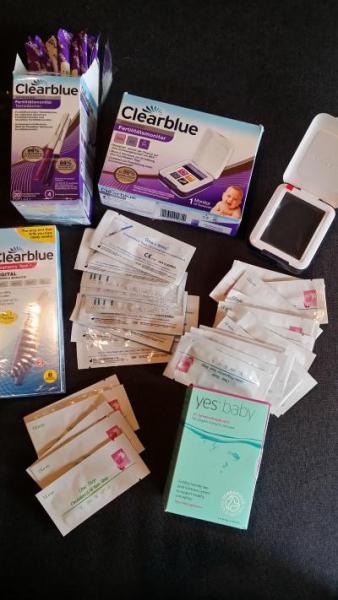Bild zu Verkaufe Clearblue Advanced Fertilitätsmonitor + viel Zubehör - Kinderwunsch - was tun, um schwanger zu werden?