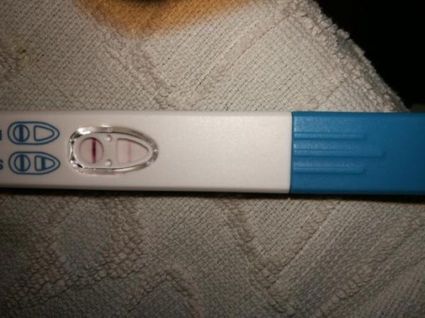Bild zu Test positiv - Kinderwunsch - was tun, um schwanger zu werden?