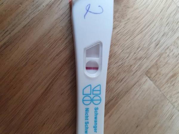 Bild zu Schwangerschaftstest - Kinderwunsch - was tun, um schwanger zu werden?