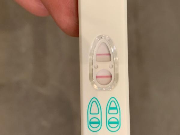 Bild zu Warum ist der Strich von der Testlinie immer nur zur Hälfte sichtbar?😐 - Kinderwunsch - was tun, um schwanger zu werden?