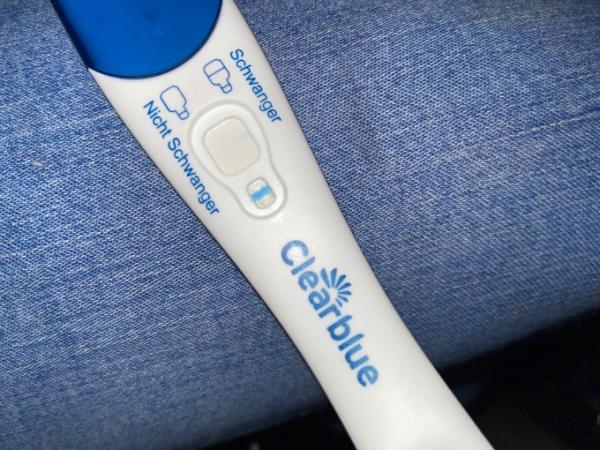 Bild zu Clearblue Schwangerschaftstest positiv? - Kinderwunsch - was tun, um schwanger zu werden?