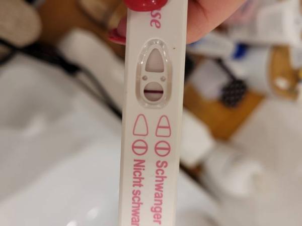 Bild zu 2 Strich? - Kinderwunsch - was tun, um schwanger zu werden?