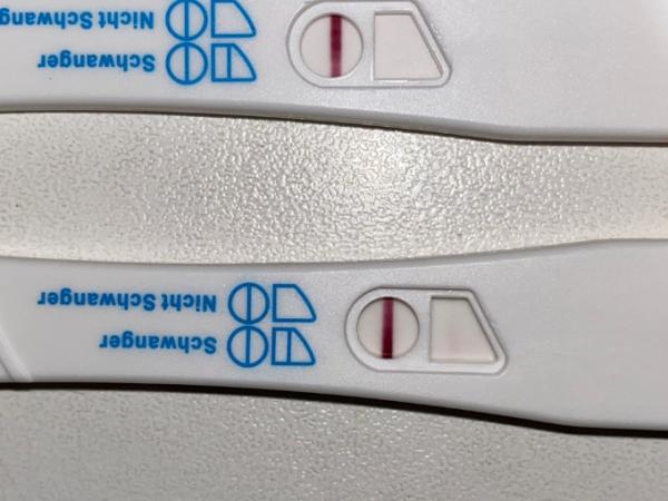 Bild zu Komischer Test - Kinderwunsch - was tun, um schwanger zu werden?