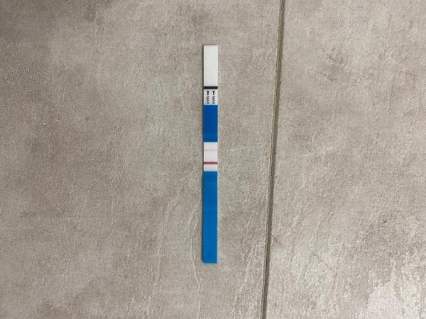 Bild zu Hallo ist der Test positiv - Kinderwunsch - was tun, um schwanger zu werden?