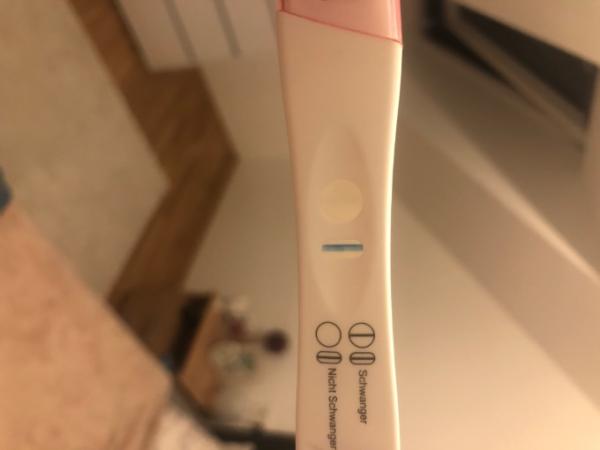 Bild zu Test leicht positiv oder Verdunstungslinie? - Kinderwunsch - was tun, um schwanger zu werden?
