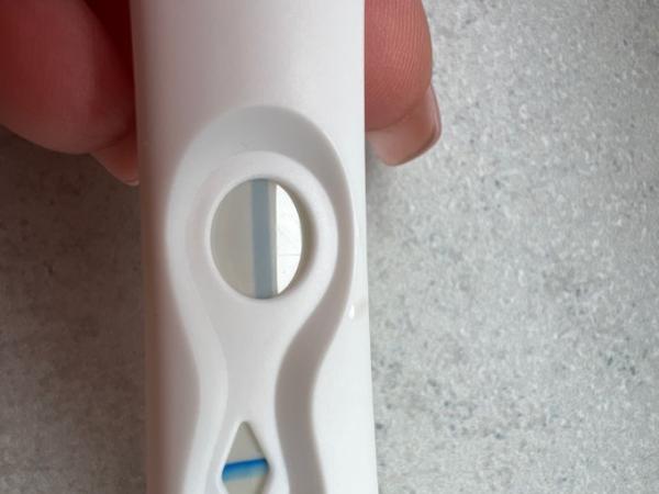 Bild zu Positiver Schatten? - Kinderwunsch - was tun, um schwanger zu werden?