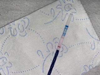 Bild zu ES+12 onestep leicht Positiv? - Kinderwunsch - was tun, um schwanger zu werden?