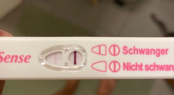 Bild zu Schwangerschaftstest positiv? - Kinderwunsch - was tun, um schwanger zu werden?