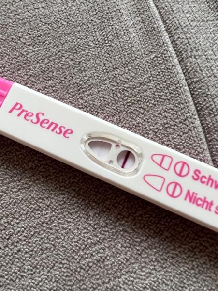 Bild zu Verdunstungslinie? Oder positiv? - Kinderwunsch - was tun, um schwanger zu werden?