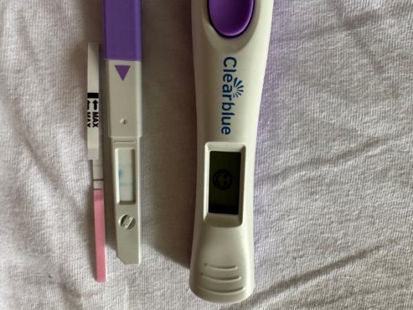 Bild zu Cleablue Digital lila Ovulationstest - Kinderwunsch - was tun, um schwanger zu werden?