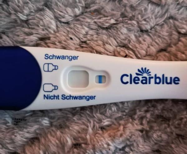 Bild zu Ist der Positiv? (Clearblue) - Kinderwunsch - was tun, um schwanger zu werden?