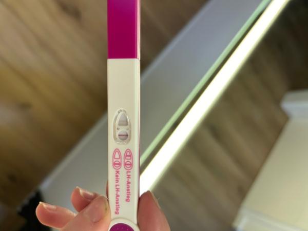 Bild zu Positiver Schwangerschaftstest ? - Kinderwunsch - was tun, um schwanger zu werden?