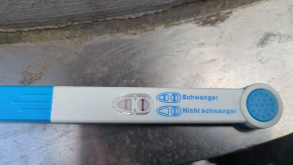 Bild zu Schwangerschaftstest - Kinderwunsch - was tun, um schwanger zu werden?