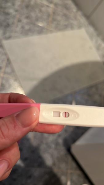 Bild zu Positiv oder negativ? 1 Tag drüber - Kinderwunsch - was tun, um schwanger zu werden?