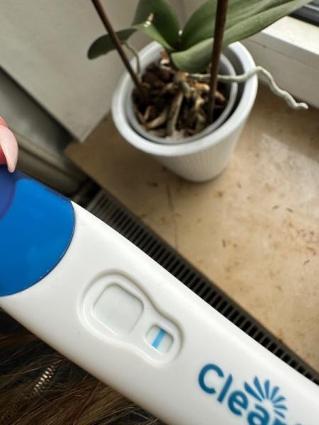 Bild zu Blass positiv oder Verdunstungslinie? - Kinderwunsch - was tun, um schwanger zu werden?