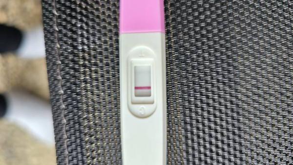 Bild zu Test Positiv oder Verdunstungslinie? - Kinderwunsch - was tun, um schwanger zu werden?