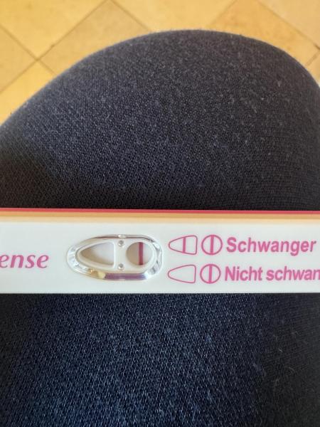 Bild zu Test positiv? - Kinderwunsch - was tun, um schwanger zu werden?