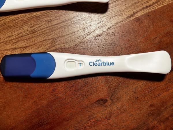 Bild zu Schwangerschaftstest Clearblue - Verdunstungslinie - Kinderwunsch - was tun, um schwanger zu werden?