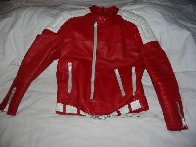 Bild zu Braucht hier jemand eine Motorrad-Kombi für Herren oder Junggebliebene Gr. 50/52 - Sparforum - Forum rund ums Sparen