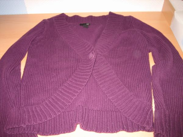 Bild zu H&M Strickjacke, lila, Gr. M zu verkaufen - Sparforum - Forum rund ums Sparen