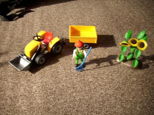 Bild zu Playmbobil kleiner Traktor + Zubehör zuverkaufen - Sparforum - Forum rund ums Sparen