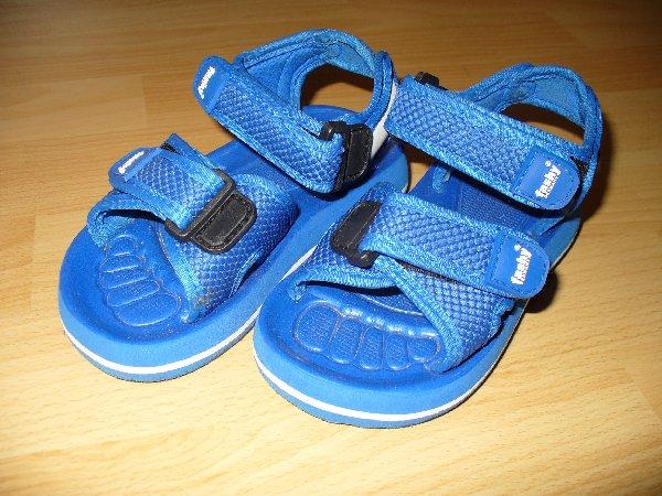 Bild zu Zum stöbern: Kleidung, Bücher, Nemolampe, Winnie Pooh Kissen.... - Sparforum - Forum rund ums Sparen